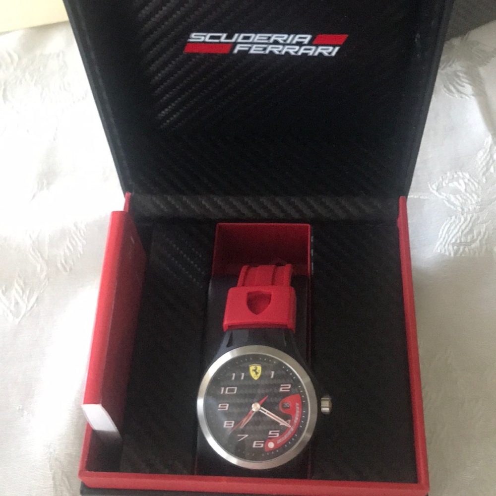 Watch - Picture 2 of 4